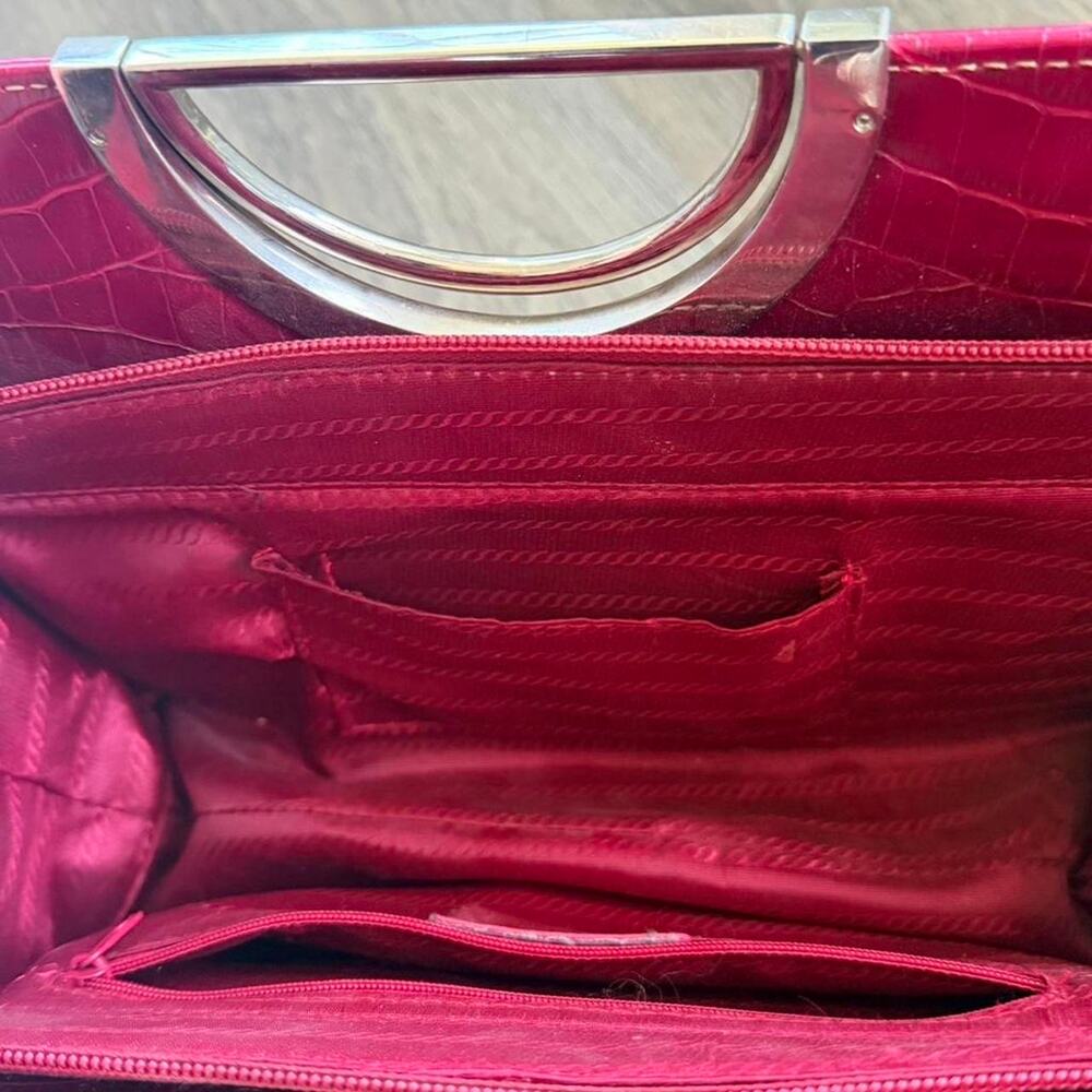 Vintage inspired red faux croc - Picture 3 of 7